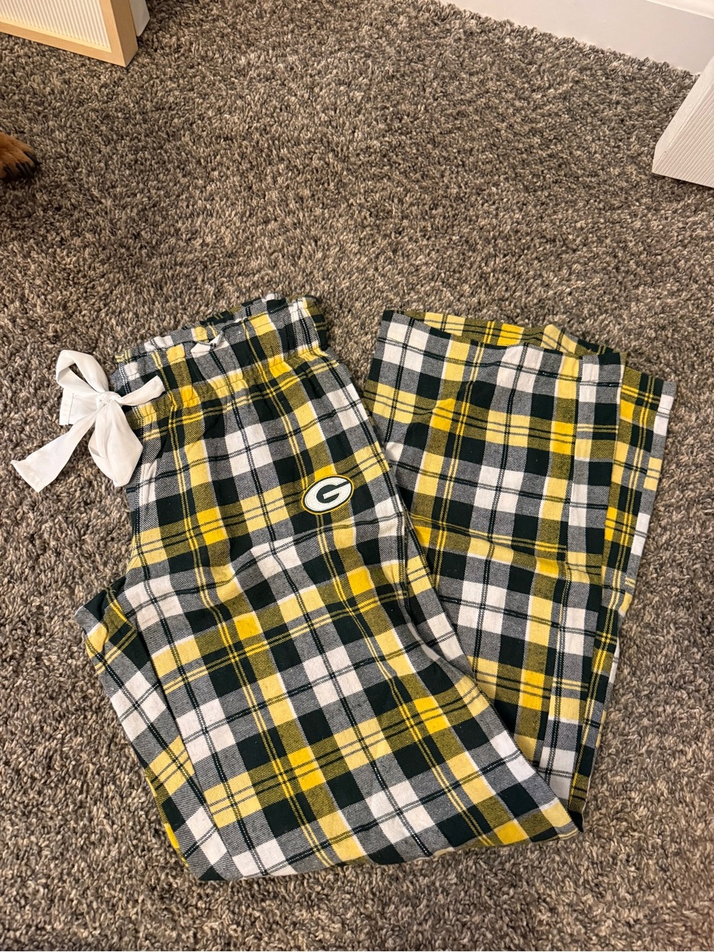 NFL Green, Yellow & White Plaid Women’s Pajama Bottoms